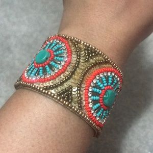 3/$20 🌟 Thick beaded molded bracelet